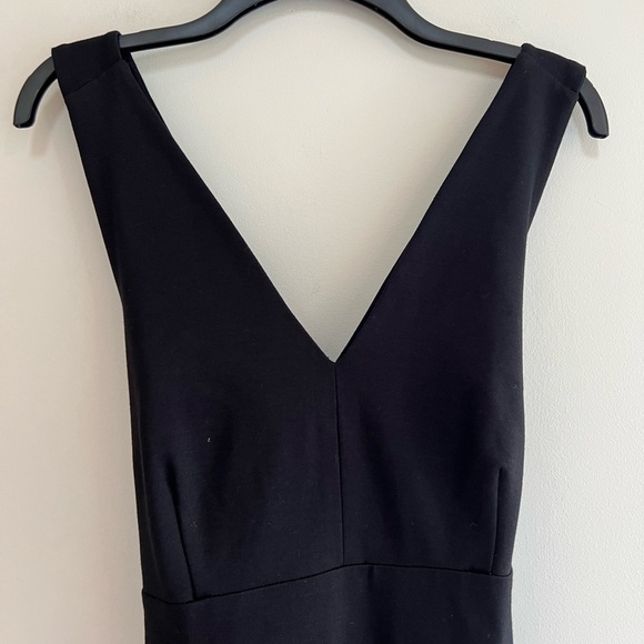 NWT Banana Republic Cross Back Sleeveless Black Ponte Dress, size 6 - Picture 4 of 11